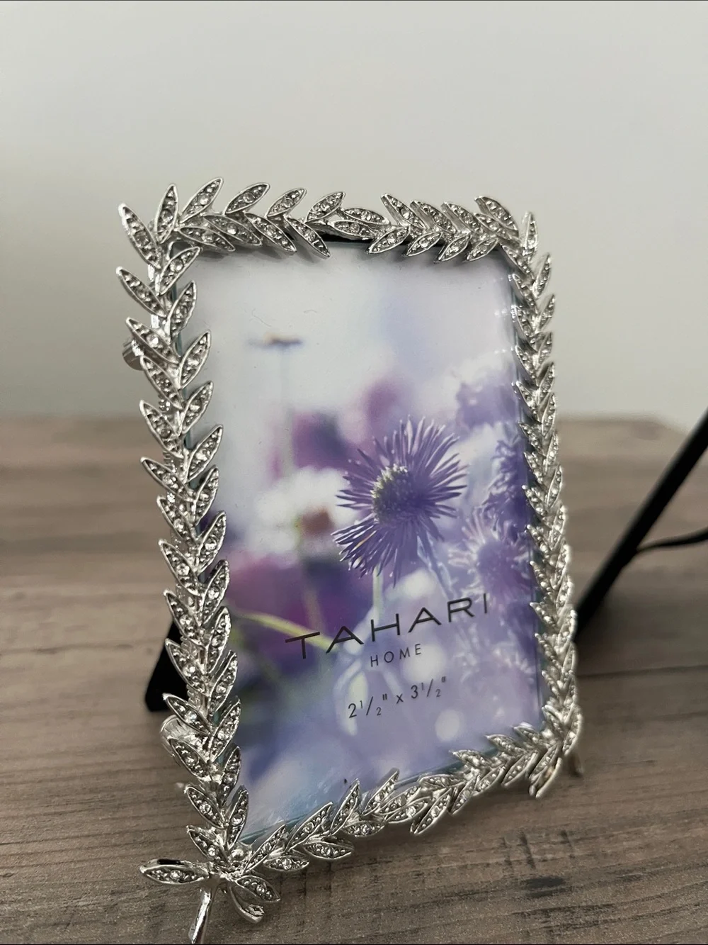 Tahari Silver Leaf Laurel Picture Frames Set